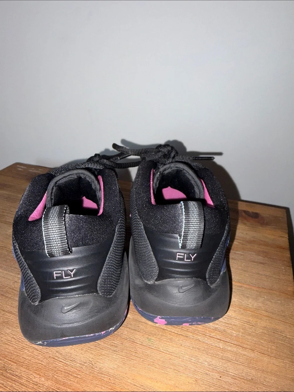 Nike Kids' Grade School IsoFly Basketball Shoes 3 Youth